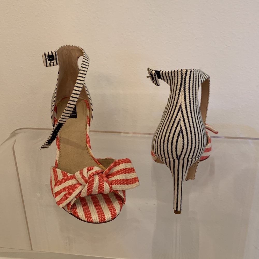 G.I.L.I. Red and White Striped Heels - Picture 3 of 8